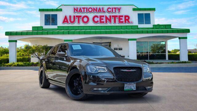 Chrysler 300 2021