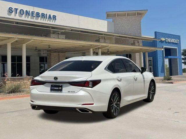 Lexus ES 2025