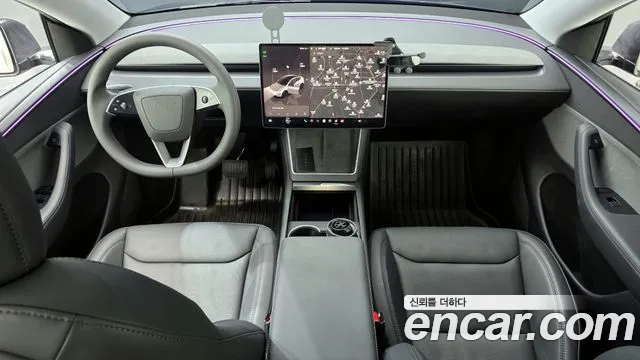 Tesla Model Y 2025