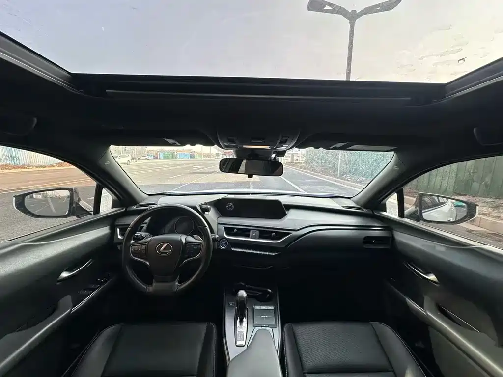 Lexus UX 2020