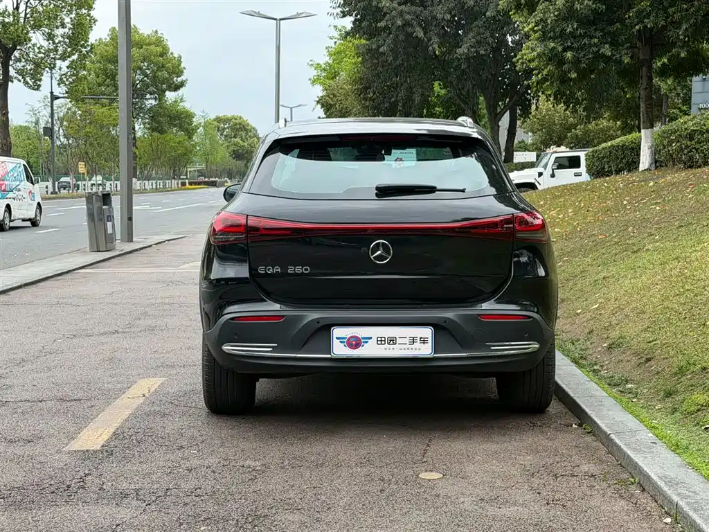 Mercedes-Benz EQA 2024