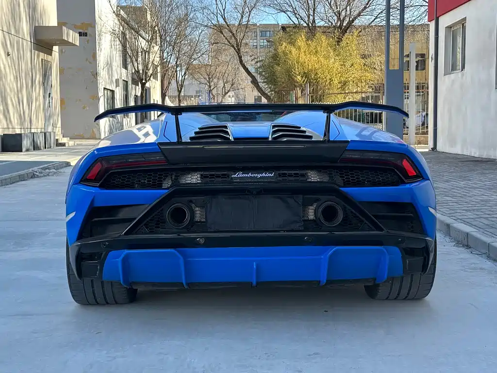 Lamborghini Huracán 2021