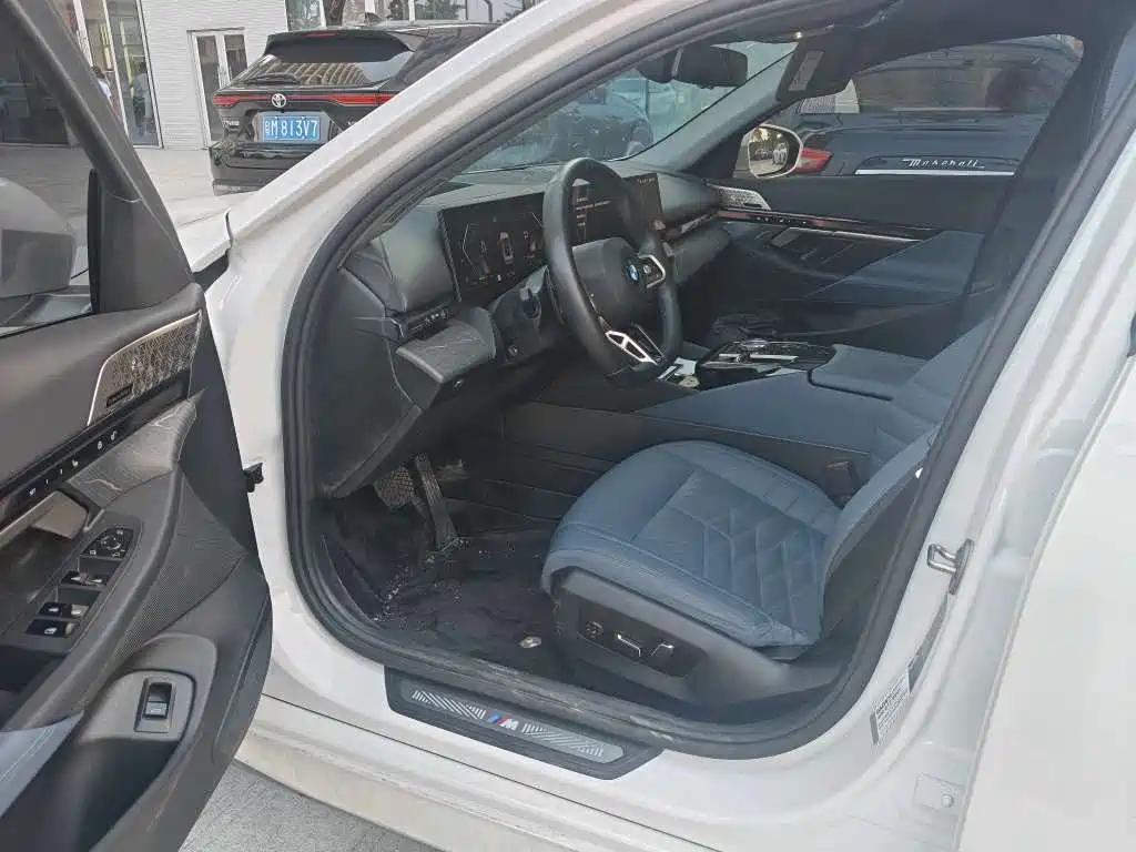 BMW 5 серии 2024
