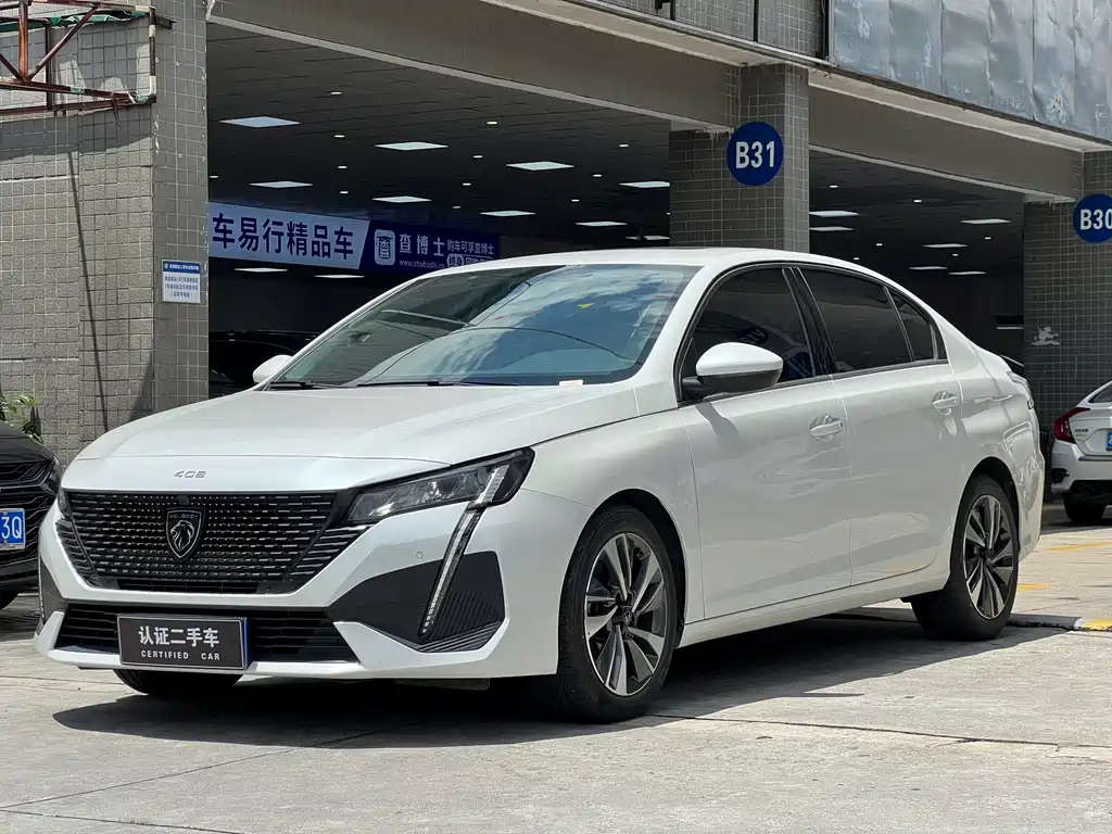 Peugeot 408 2022