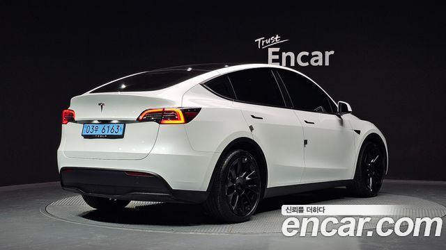 Tesla Model Y 2023