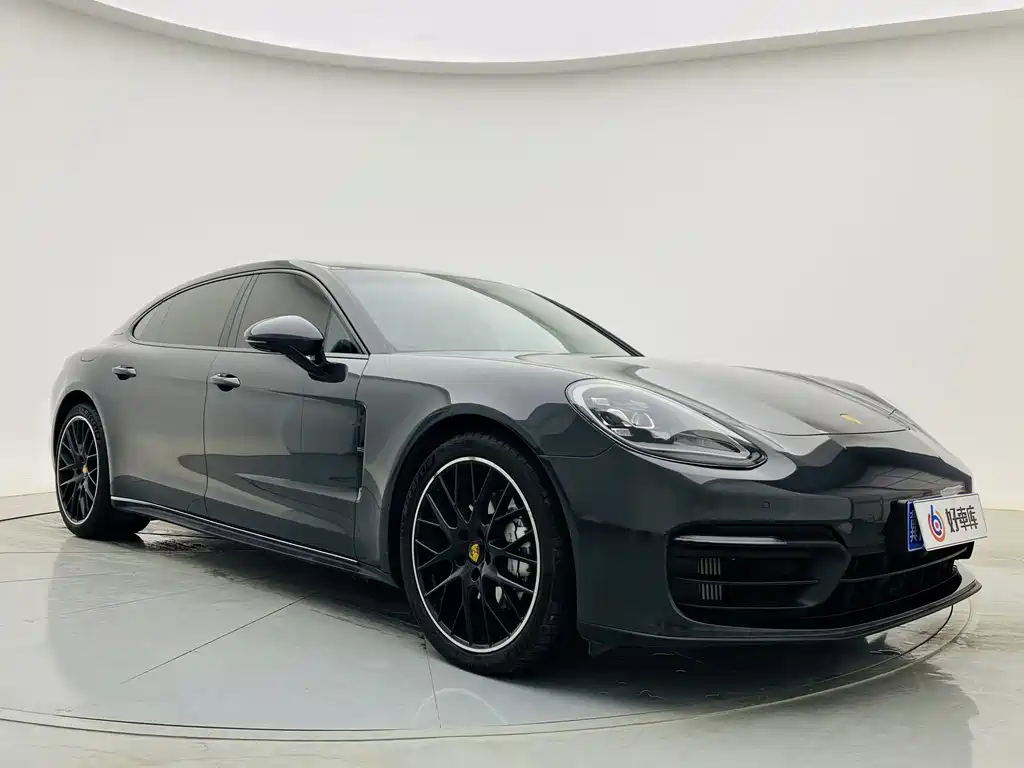 Porsche Panamera 2023