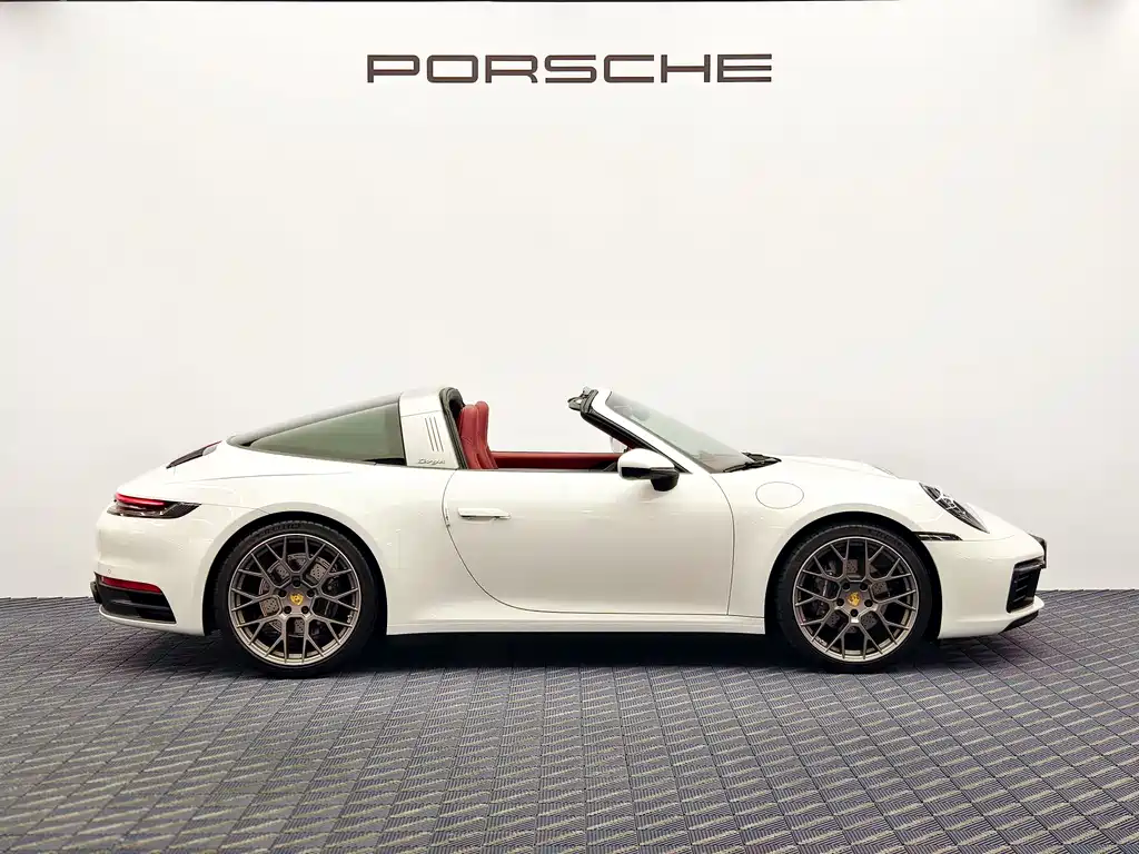 Porsche 911 2023