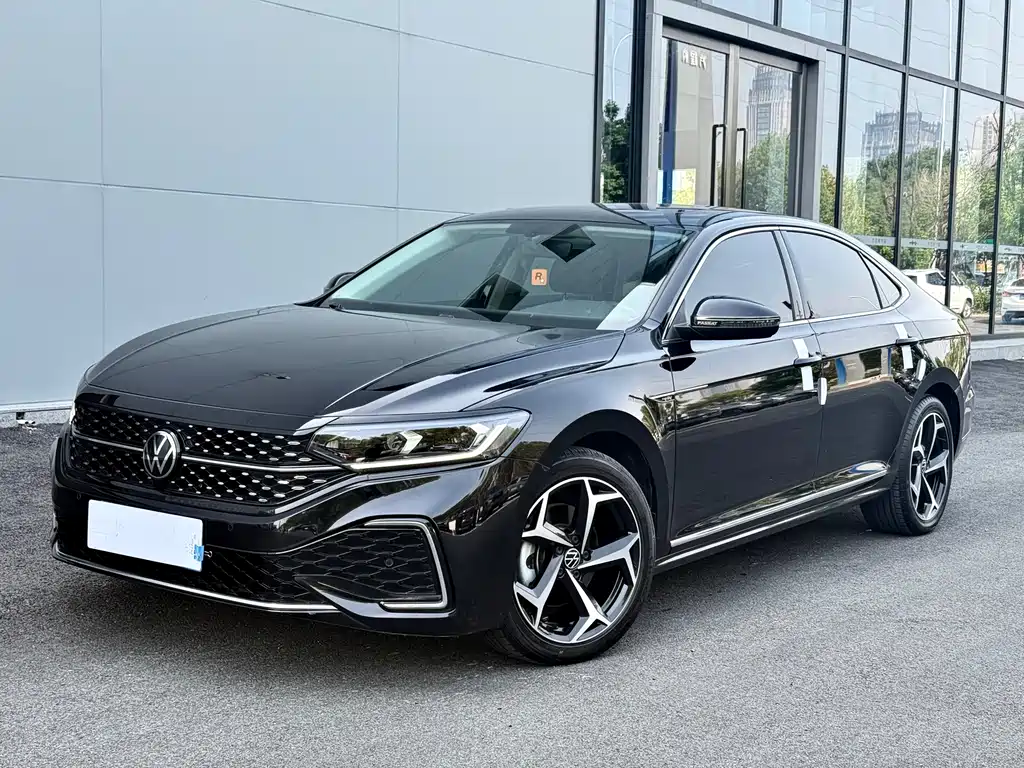 Volkswagen Passat 2024