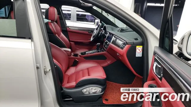Porsche Macan 2023