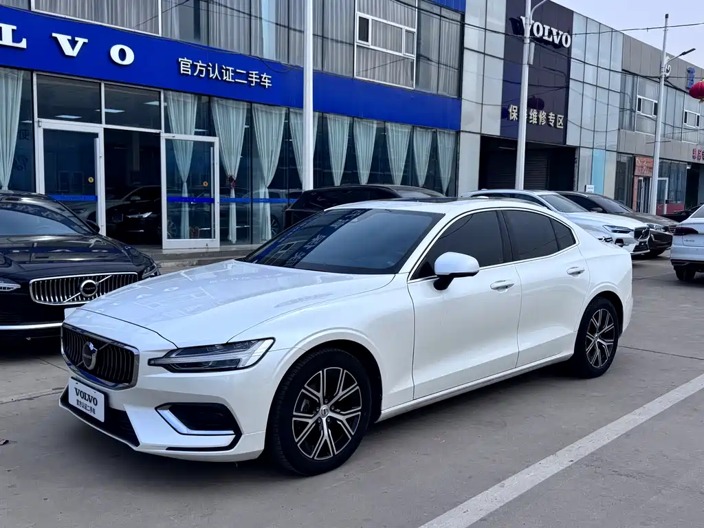Volvo S60 2023