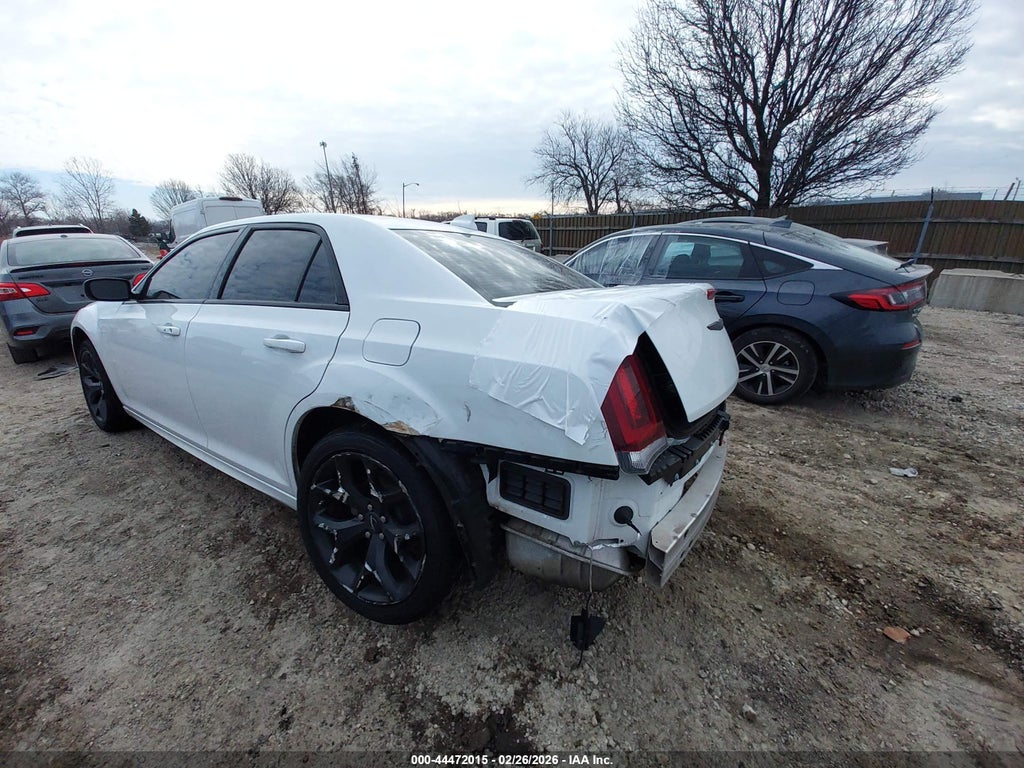Chrysler 300 2023