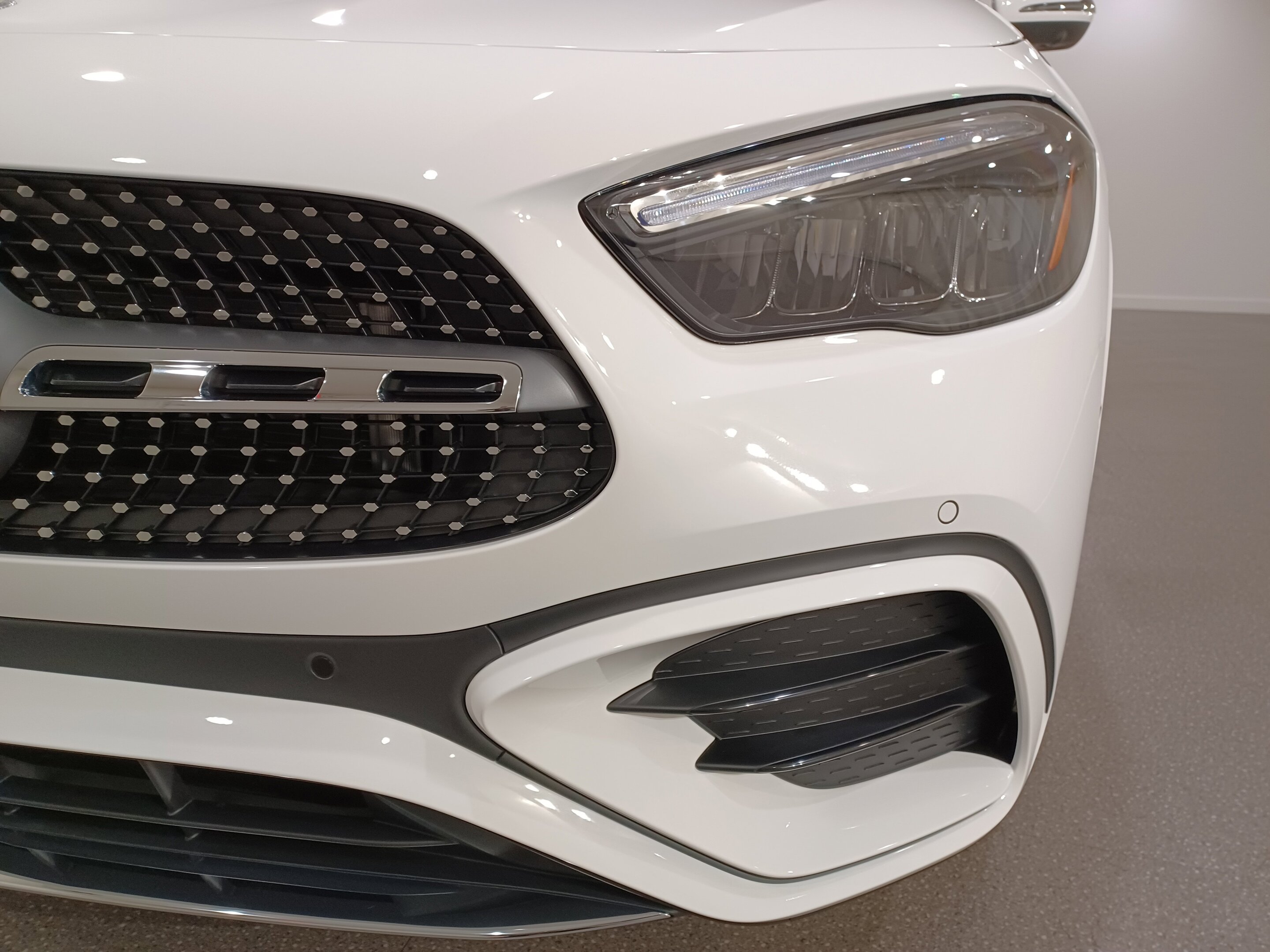 Mercedes-Benz GLA 2025