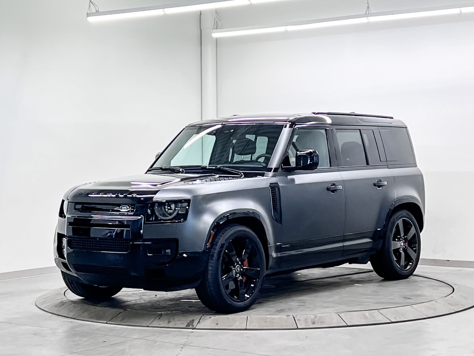 Land Rover Defender 2025