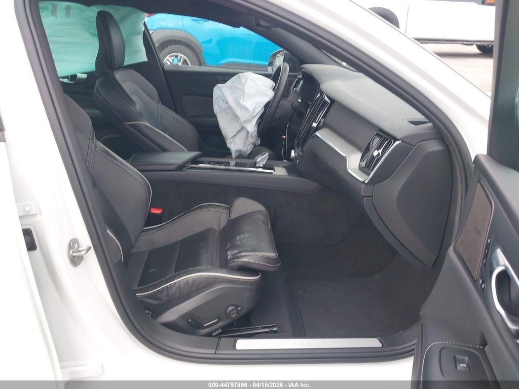 Volvo S60 2024