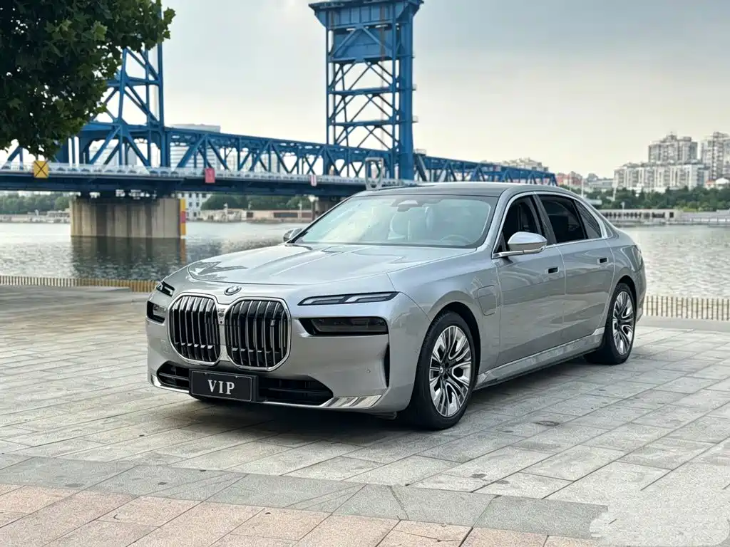 BMW i7 2023