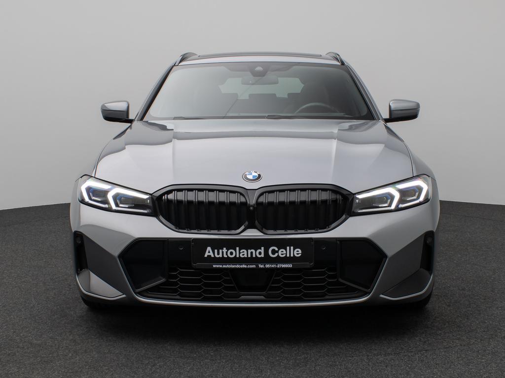 BMW 330 2023