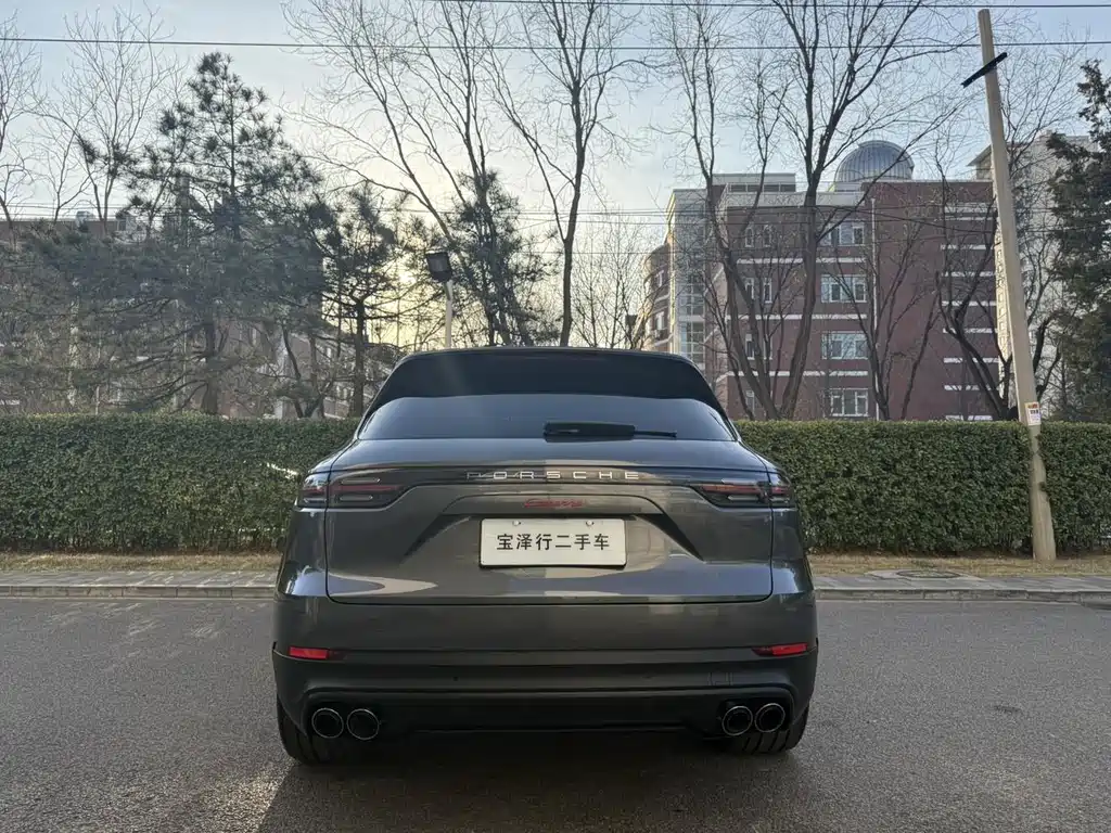 Porsche Cayenne 2021