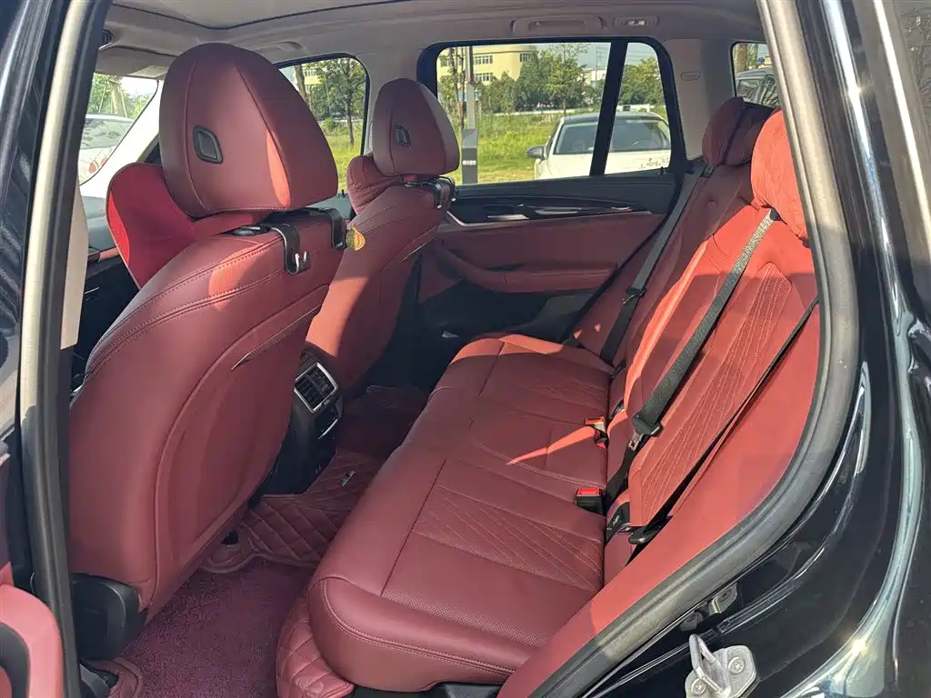 BMW iX3 2024