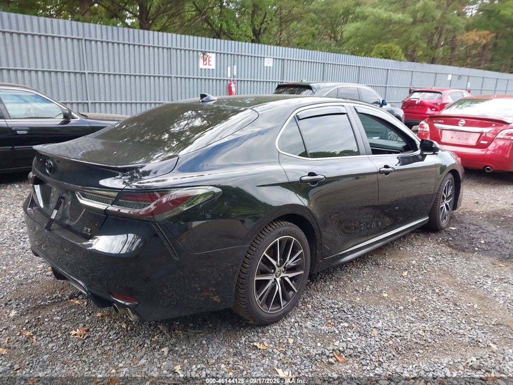 Toyota Camry 2021
