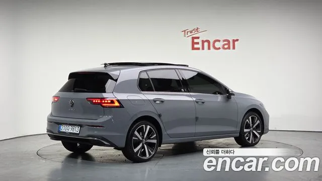 Volkswagen Golf 2025