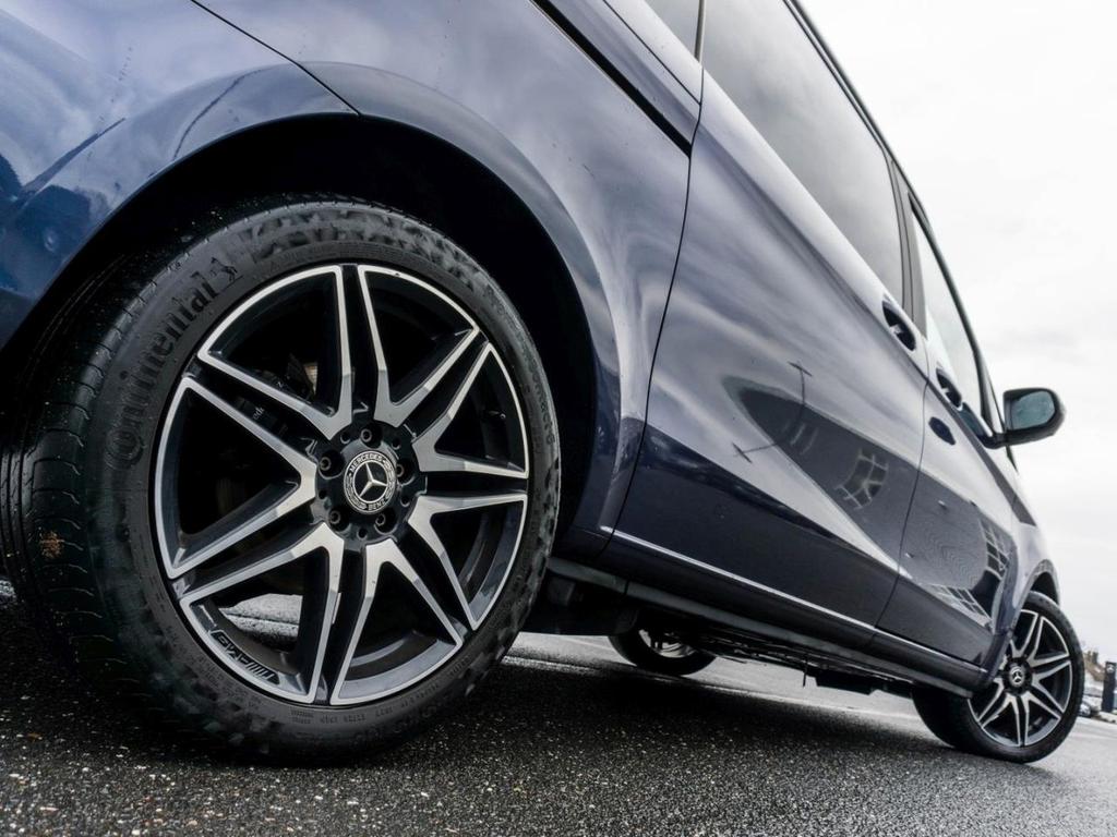 Mercedes-Benz V 300 2023
