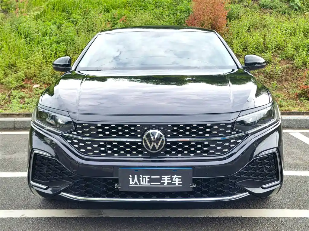 Volkswagen Passat 2024