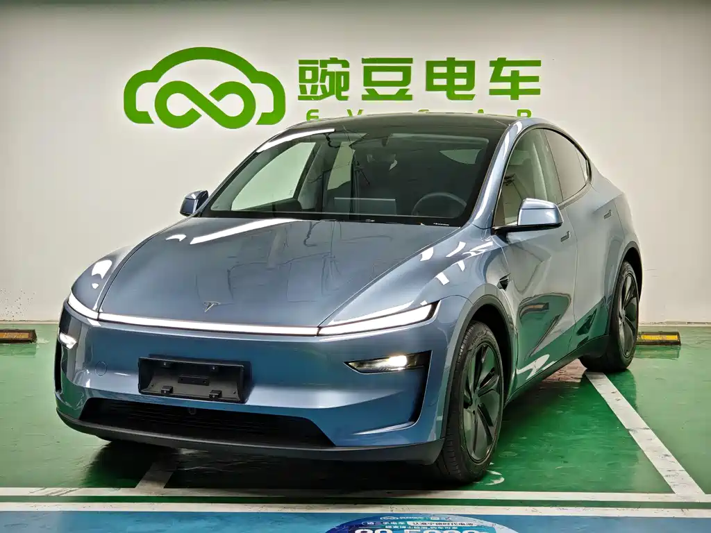 Tesla Model Y 2025