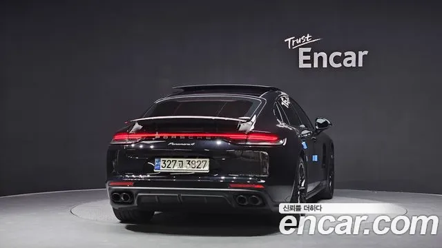 Porsche Panamera 2022