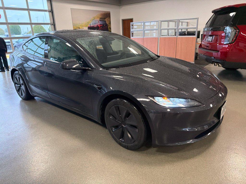 Tesla Model 3 2024