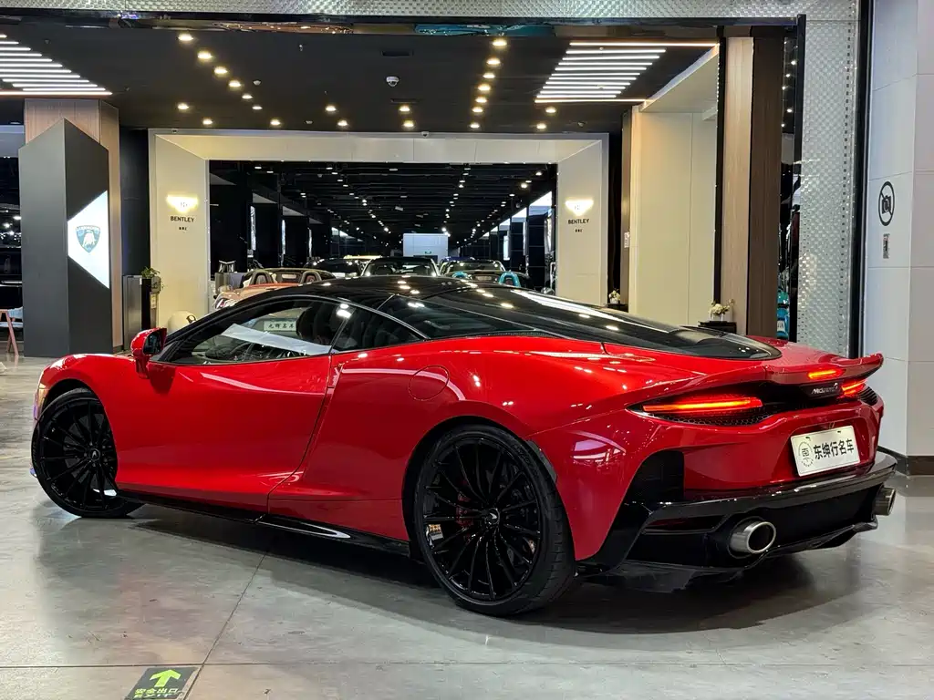McLaren GT 2022