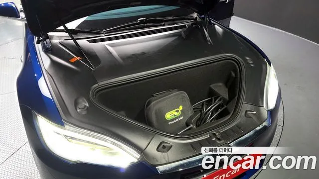 Tesla Model S 2020