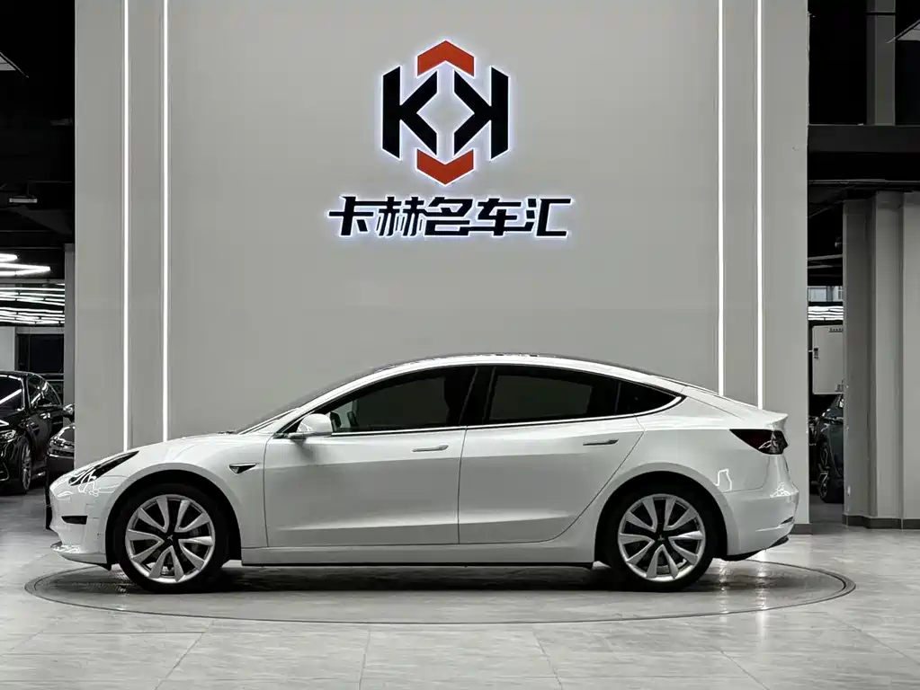 Tesla Model 3 2020