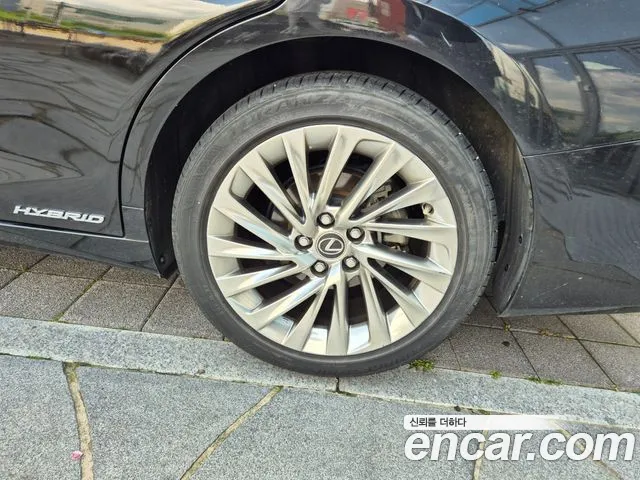 Lexus ES 2021
