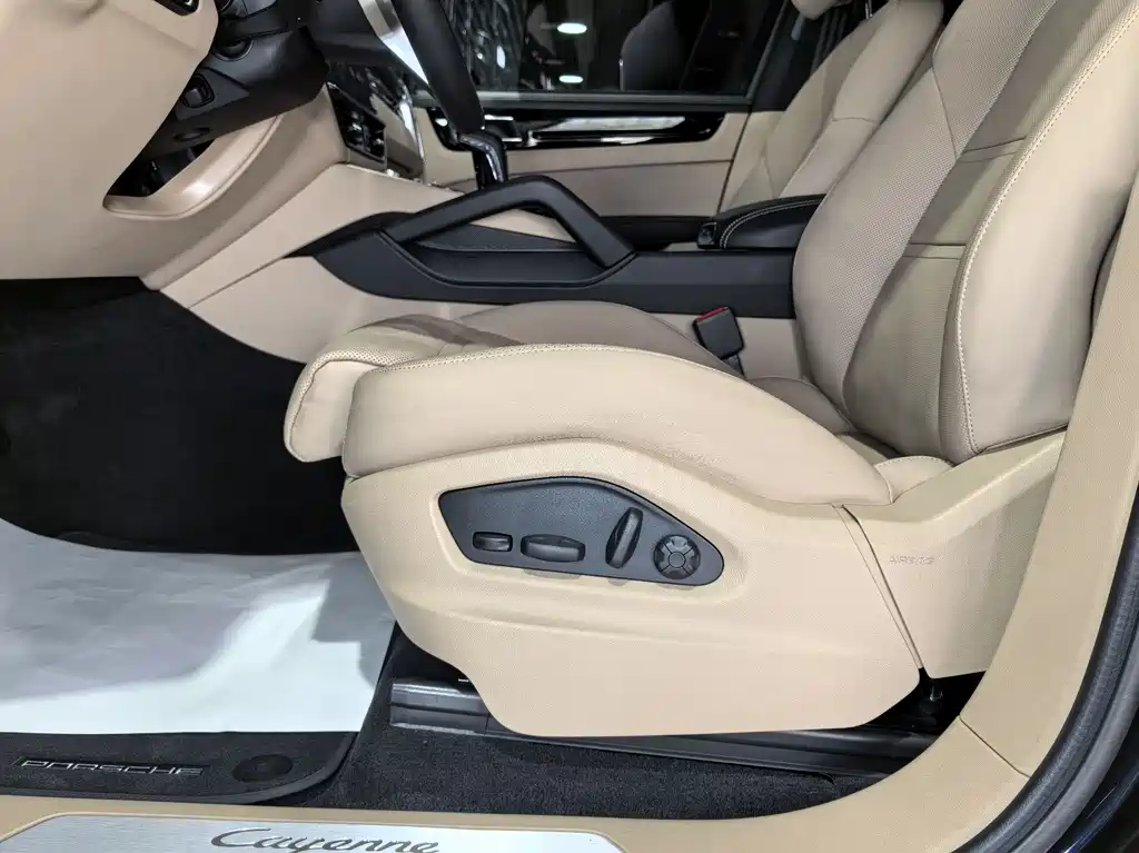 Porsche Cayenne 2022