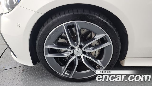Mercedes-Benz E-Класс 2021