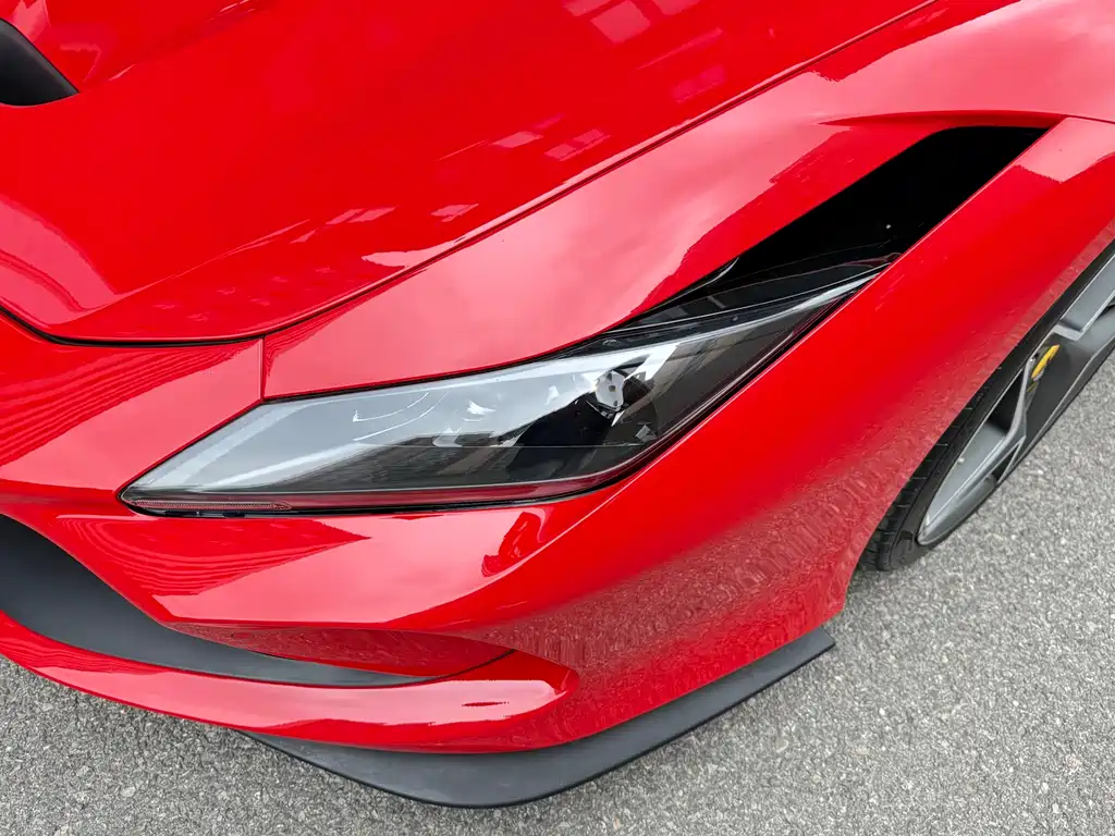 Ferrari F8 2021