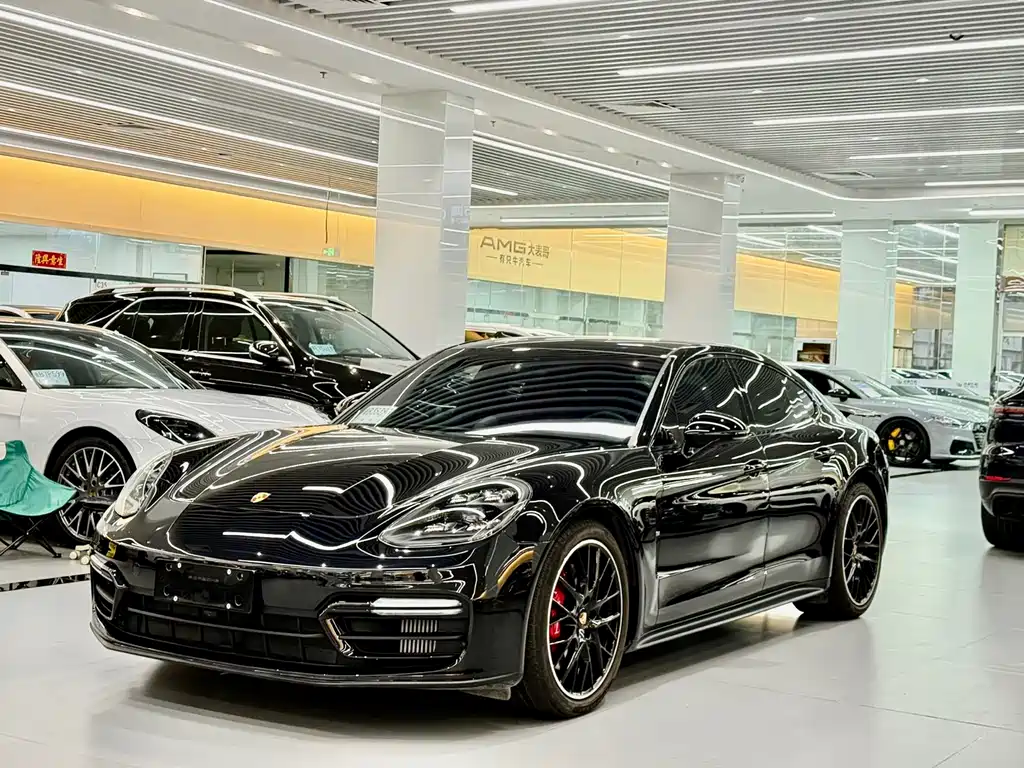 Porsche Panamera 2023