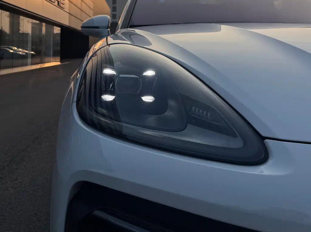 Porsche Cayenne 2023