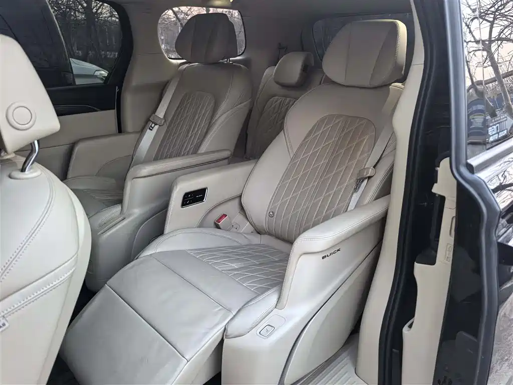 Buick GL8 2024
