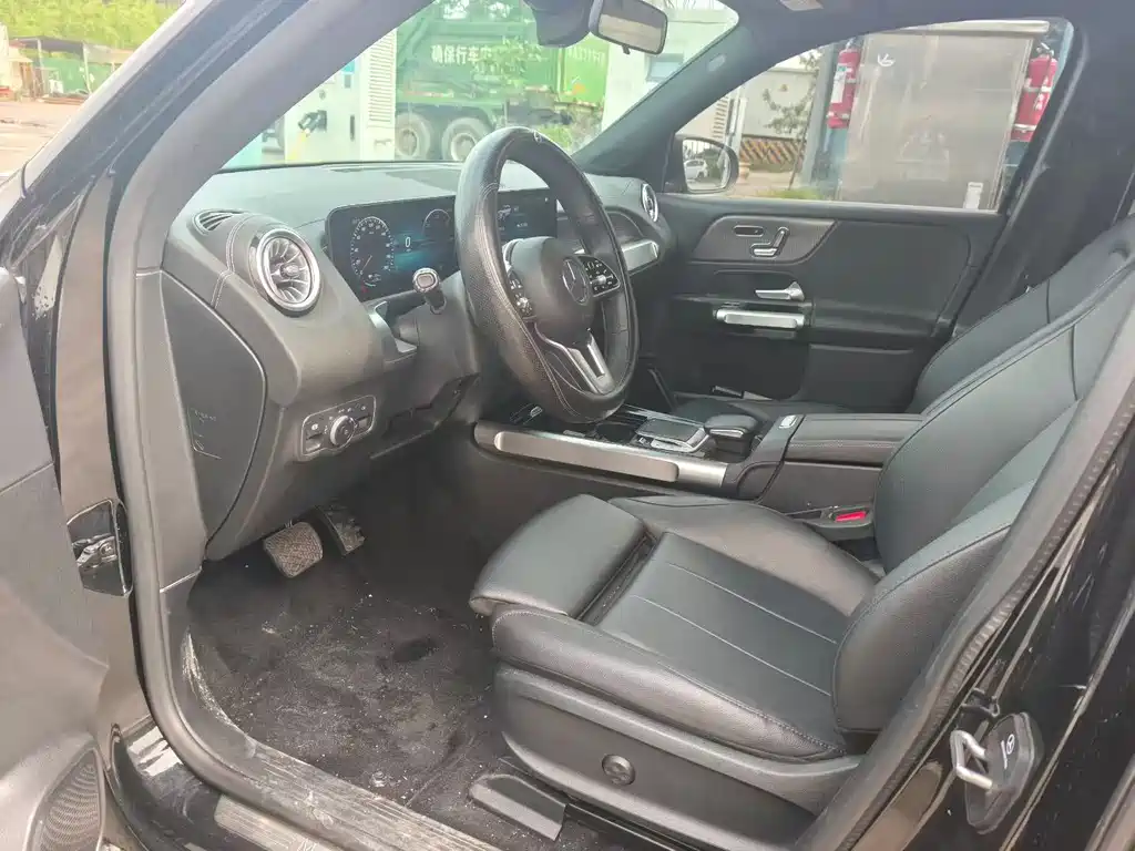Mercedes-Benz EQB 2023