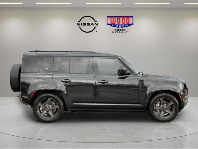 Land Rover Defender 2021