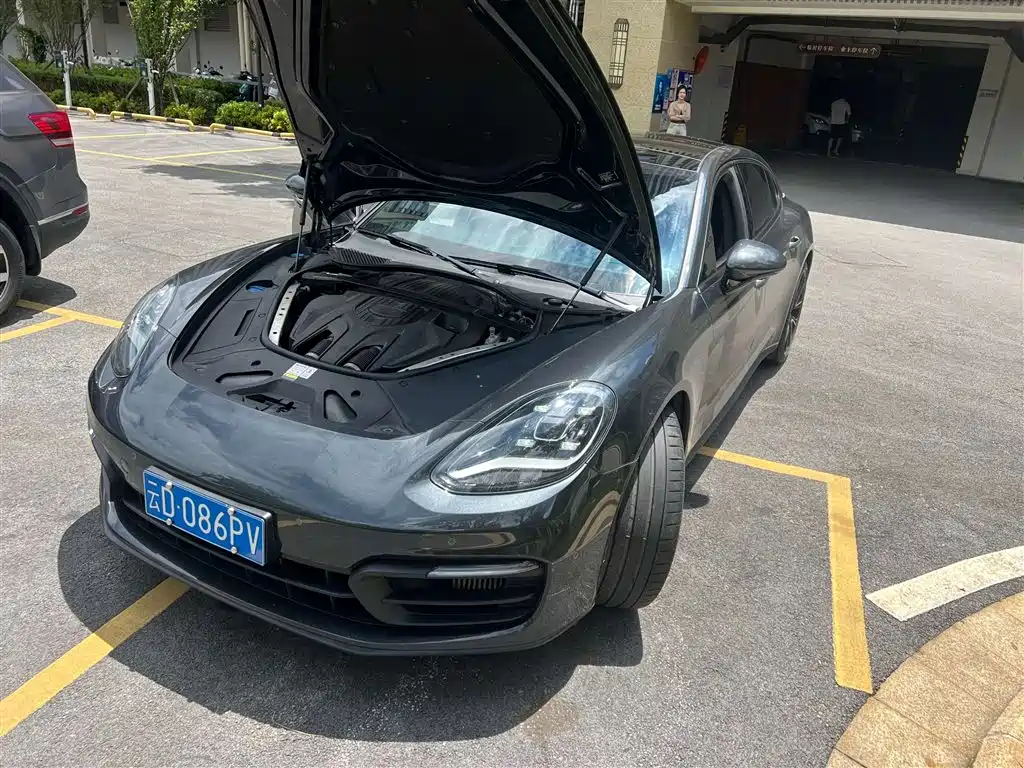 Porsche Panamera 2023