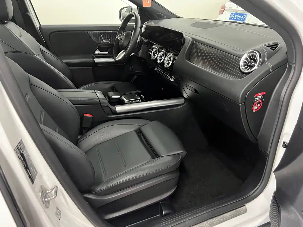Mercedes-Benz GLA 2024