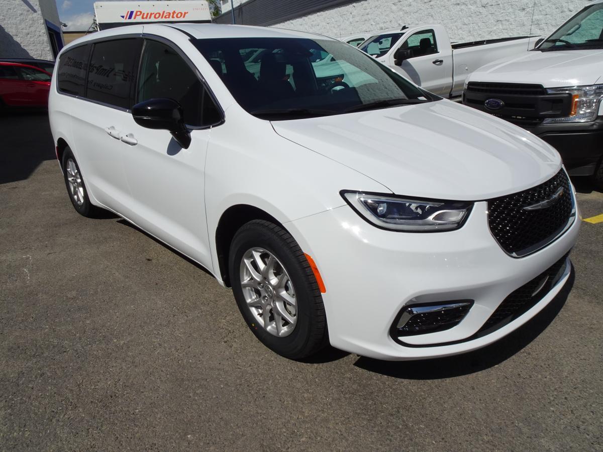 Chrysler Pacifica 2024
