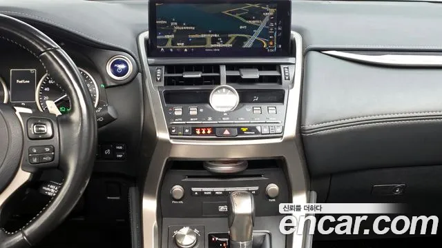Lexus NX 2020