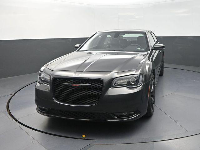 Chrysler 300 2023