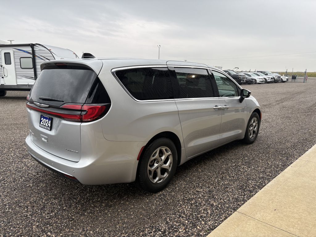 Chrysler Pacifica 2024