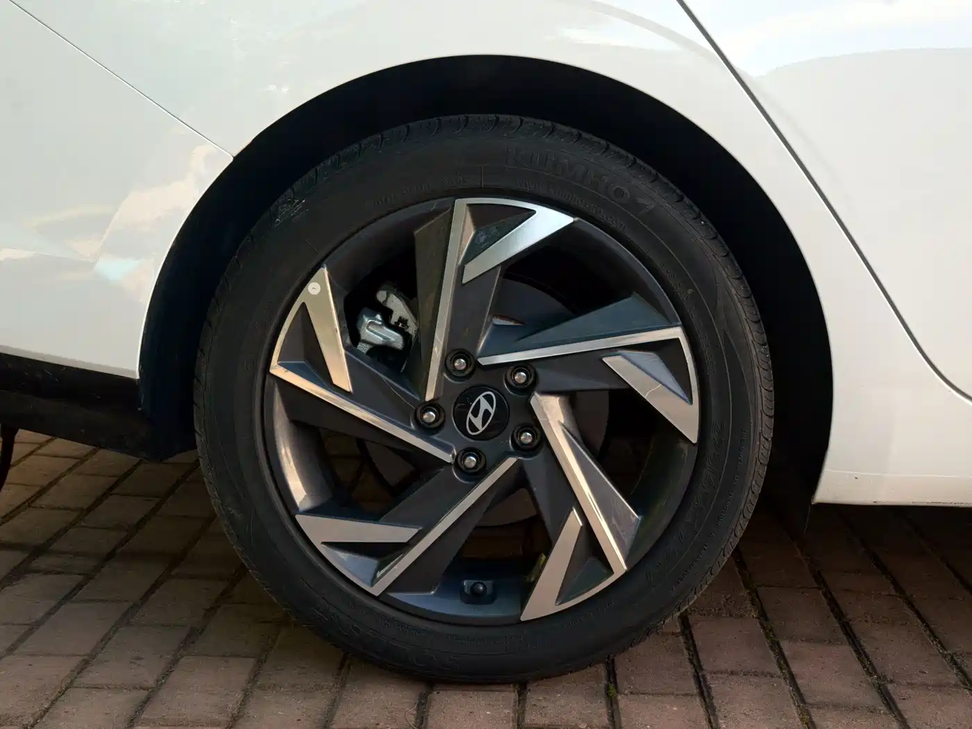 Hyundai Elantra 2024