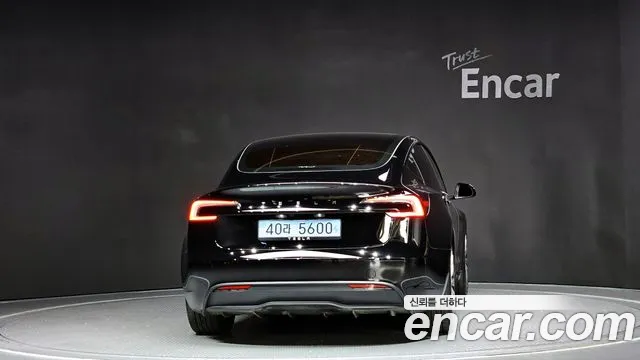 Tesla Model 3 2025