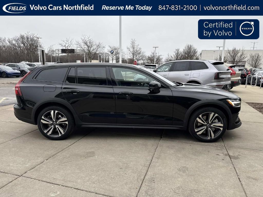 Volvo V60 Cross Country 2025